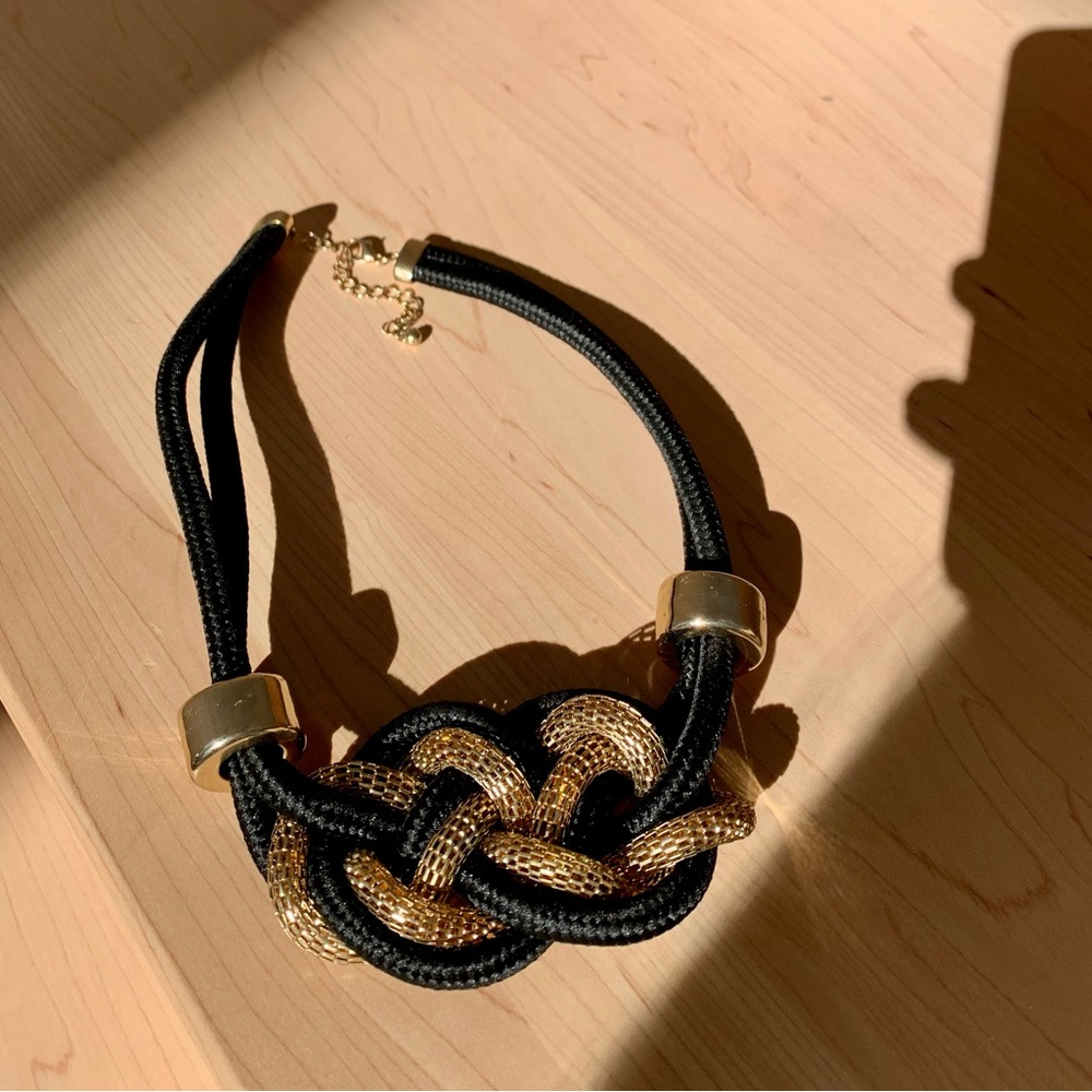 NECKLACE | BLACK AND GOLD